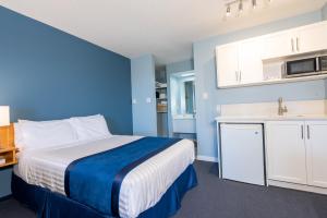 Kuchyň nebo kuchyňský kout v ubytování Ocean Crest Motel