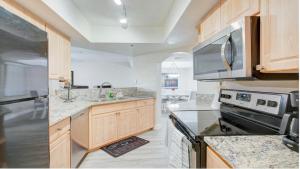 Η κουζίνα ή μικρή κουζίνα στο Excellent location,Relax in the heart of the City!! by Kivoya