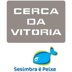 Una señal que dice Geneva da vida con una ballena en Cerca da Vitória 1 Sesimbra, en Sesimbra