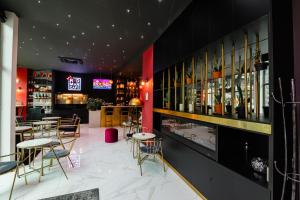 Lounge nebo bar v ubytování Royal Plaza Hotel