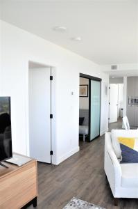 Gallery image of WOW Penthouse 22nd Floor Downtown Lakeview in Kelowna