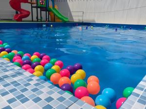 Piscine de l'établissement Pooma Resort ou située à proximité