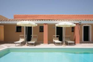 Bazén v ubytování Club Hotel Marina Seada Beach nebo v jeho okolí