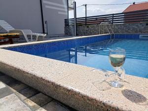 Bazén v ubytovaní Holiday Home in Senj with Pool near Beach alebo v jeho blízkosti