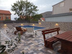 Bazén v ubytovaní Holiday Home in Senj with Pool near Beach alebo v jeho blízkosti