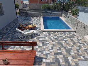Bazén v ubytovaní Holiday Home in Senj with Pool near Beach alebo v jeho blízkosti