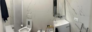 A bathroom at Villa Castello only room