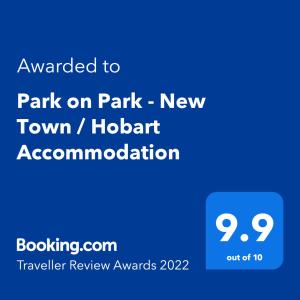 Сертификат, награда, табела или друг документ на показ в Park on Park - New Town / Hobart Accommodation