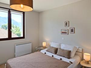 Postel nebo postele na pokoji v ubytování Majord'Home - Suite & View *** - Proche lac