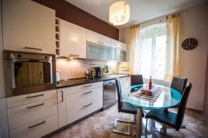 Dapur atau dapur kecil di Downtown Apartment Nora