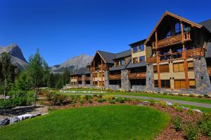 Gallery image of Rundle Cliffs Lodge by Spring Creek Vacations in Canmore