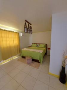Postel nebo postele na pokoji v ubytování Villa Raven`s Paradise (Gris)
