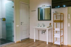 Koupelna v ubytování Hotel Chateau Iveri