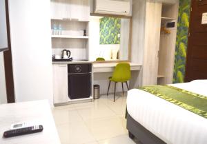 Carlosta Hotel的厨房或小厨房