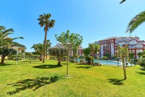 Basen w obiekcie Espanhouse Asif 2 Bedrooms Best View Apartment lub w pobliżu