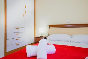 A bed or beds in a room at Pano's House Még 18 kép