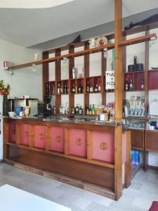 Ο χώρος του lounge ή του μπαρ στο Hotel Moresco Riccione - Piscina Beach Village