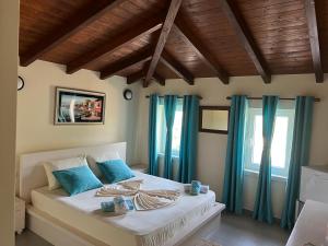 Postel nebo postele na pokoji v ubytování Ibiza Resort