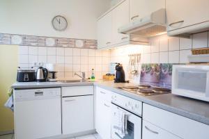 Küche/Küchenzeile in der Unterkunft Appartement Residenz Bellevue Whg.24   DSL-WLAN kostenlos