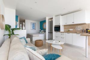 Kuchnia lub aneks kuchenny w obiekcie Blue Coral Heliopolis Naturiste
