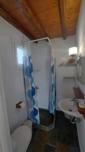Koupelna v ubytování ΜΠΛΕ ΣΤΟΥΝΤΙΟ 2