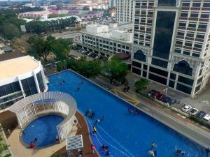 Πισίνα στο ή κοντά στο JsAdli Suite TROIKA RESIDENCE Kota Bharu