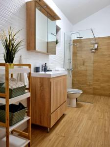 Ένα μπάνιο στο Apartment Leona +25 φωτογραφίες