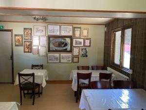 Restaurace v ubytování Naturnära gård i Tyfta