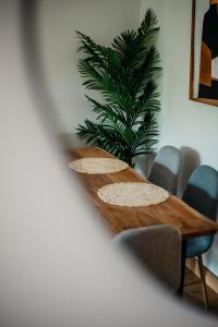 Część wypoczynkowa w obiekcie tuGuest Halcón Apartment