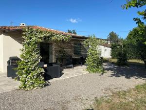 Fotografia z galérie ubytovania Maison de plain pied avec terrain de pétanque v destinácii Draguignan
