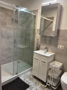 Ένα μπάνιο στο Ferienwohnung Ueckermünde