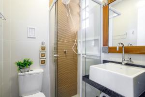 Phòng tắm tại Comodidade no Coração de Floripa +19 ảnh