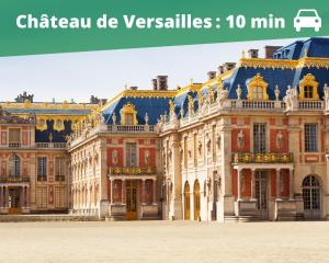 ヴィロフレーにあるLe Chant de Viroflayのヴェルサイユ宮殿の「Chateau de Vermillion」の文字が刻まれた建物