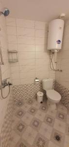 A bathroom at Villas Chinara Még 20 kép