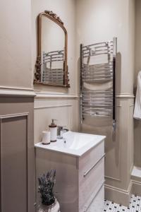 Bilik mandi di Huntly House - A Residence Like No Other +31 gambar
