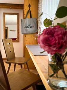 A seating area at Apart Berghof Steinbock