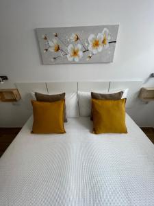 Łóżko lub łóżka w pokoju w obiekcie B-Rent Digital apartment Zen wifi free