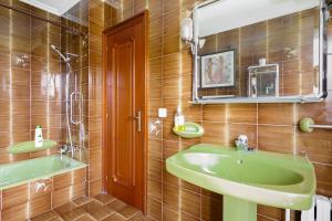 Kép Villa Cecilia - Casa marinera con piscina y jardín szállásáról Colindresben a galériában