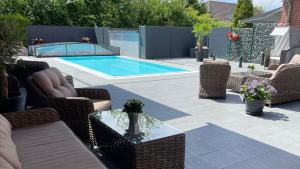 Der Swimmingpool an oder in der Nähe von Der Romantik-Hof Greetsiel
