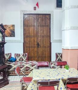 Posezení v ubytování Riad Fes Basma