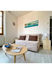 Posedenie v ubytovaní Coup de Coeur au pied du château - Nice studio ideally located