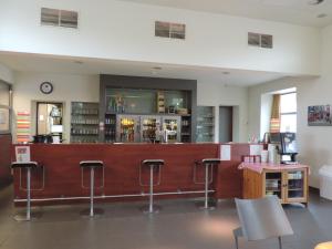 The lounge or bar area at Hostel Blauwput Leuven