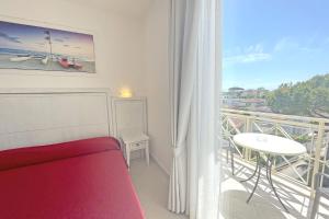 Balkón nebo terasa v ubytování HOTEL PIGALLE