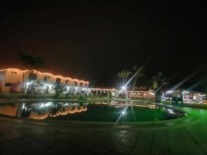 VPX Hoteles Cieneguilla内部或周边的泳池
