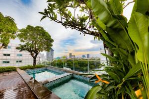Bazén v ubytování Cochin Sang Hotel nebo v jeho okolí
