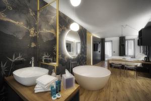 Bilik mandi di M Loft - adults only +12 gambar