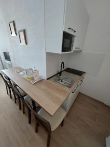 Kuchyň nebo kuchyňský kout v ubytování Villa Grozdic