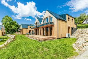 Het gebouw waarin het vakantiehuis zich bevindt