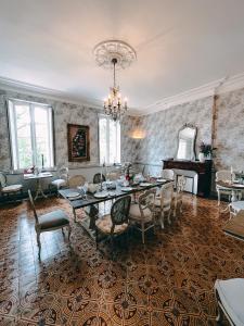 Gallery image of Karma Chateau de Samary in Caux-et-Sauzens