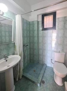 Ένα μπάνιο στο Dina's Apartment
